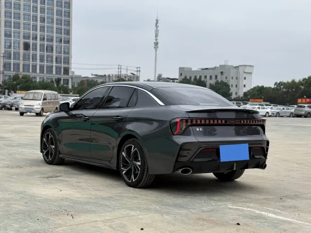 Lynk & Co 03 — Фото автомобиля 9