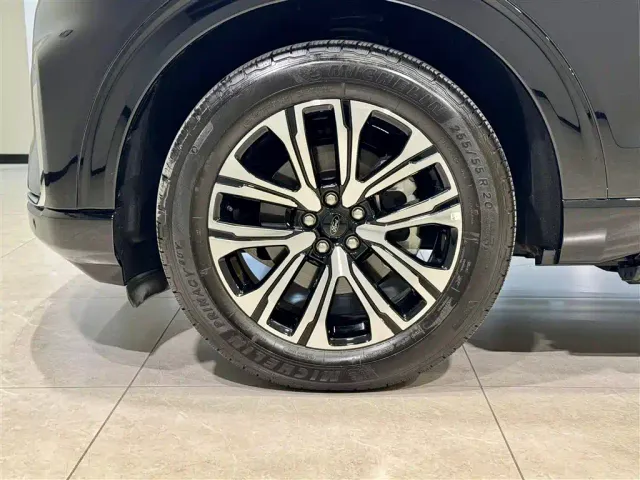 Ford Explorer — Фото автомобиля 9