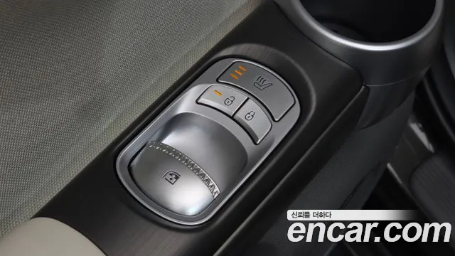 Genesis GV60 — Фото автомобиля 26