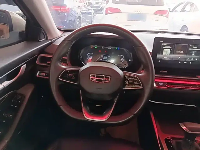 Geely Emgrand — Фото автомобиля 10