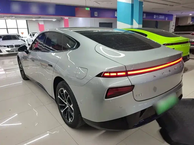 Xpeng P7 — Фото автомобиля 4