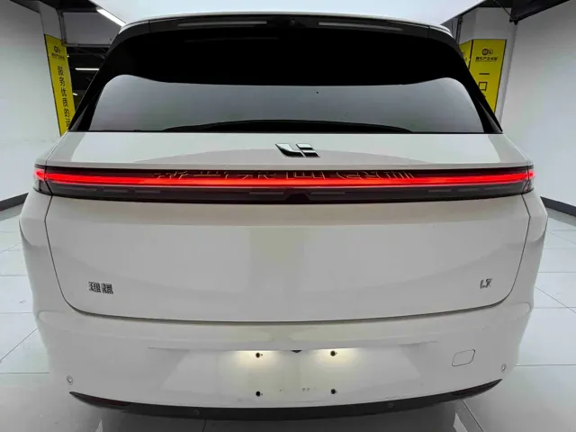 Li Auto L7 — Фото автомобиля 3
