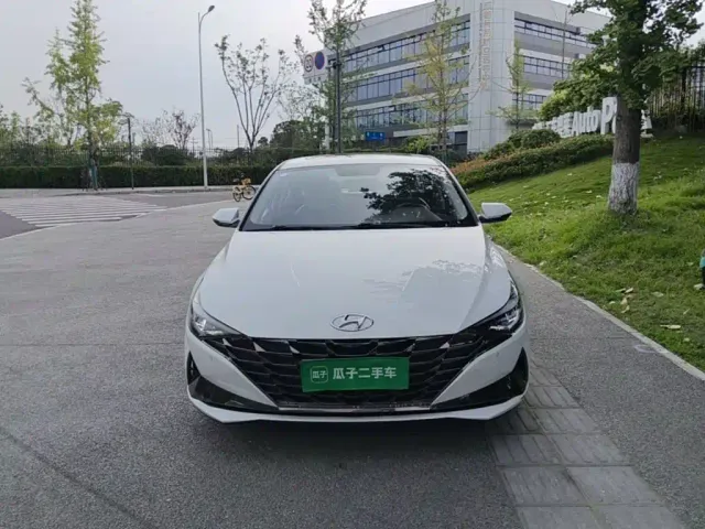 Hyundai Elantra — Фото автомобиля 2