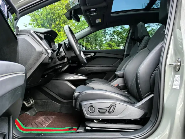 Audi Q4 e-tron — Фото автомобиля 7
