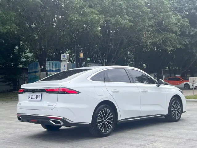 Geely Emgrand — Фото автомобиля 11