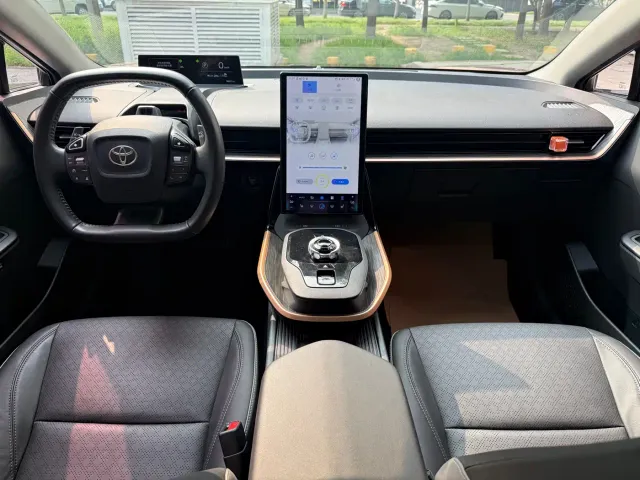 Toyota bZ3 — Фото автомобиля 10