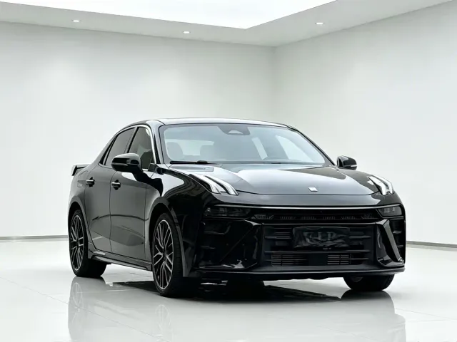 Lynk & Co 03 — Фото автомобиля 2