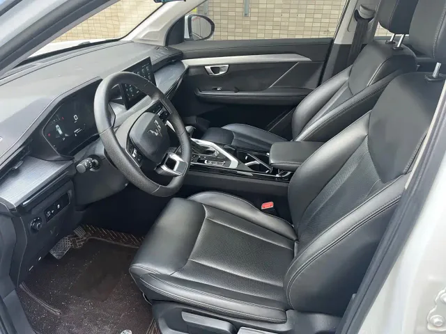 Wuling Asta — Фото автомобиля 4