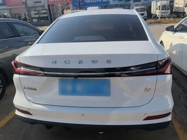 Roewe i5 — Фото автомобиля 5