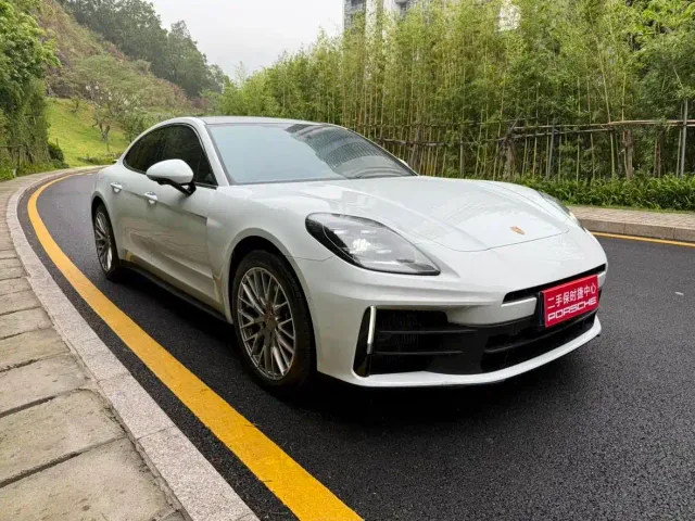 Porsche Panamera — Фото автомобиля 3