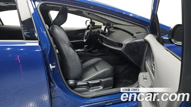 Toyota Prius 5th Gen — Фото автомобиля 16