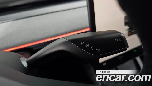 Tesla Model Y — Фото автомобиля 12