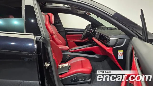 Porsche Macan Electric — Фото автомобиля 16