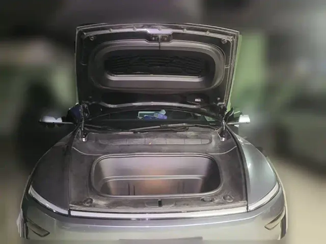 Tesla Model Y — Фото автомобиля 3