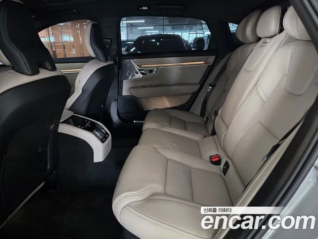 Volvo S90 — Фото автомобиля 11