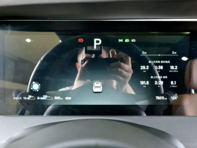 Li Auto Li ONE 2021 Extended Range 6-Seater — Фото автомобиля 15