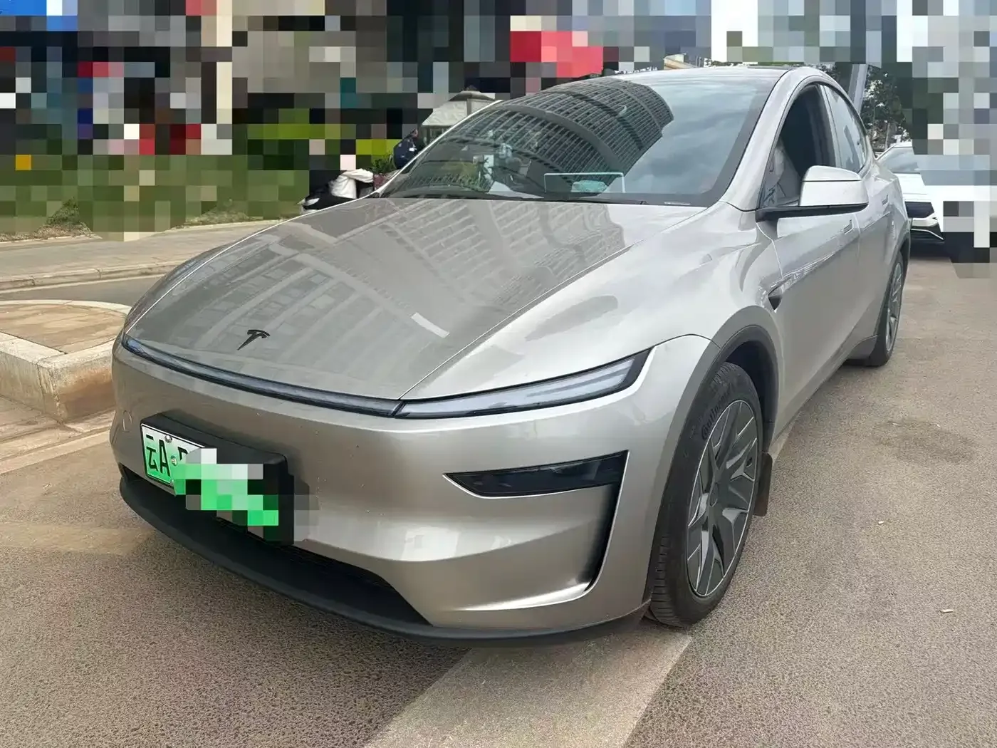 Фотография автомобиля — Tesla Model Y L