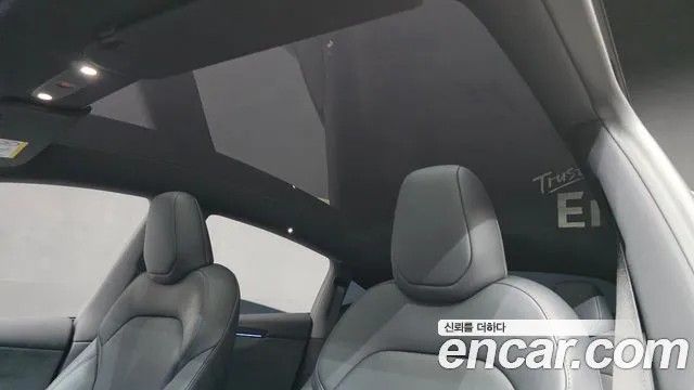 Tesla Model Y — Фото автомобиля 28