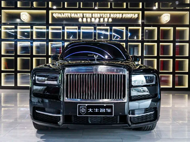 Rolls-Royce Cullinan — Фото автомобиля 2