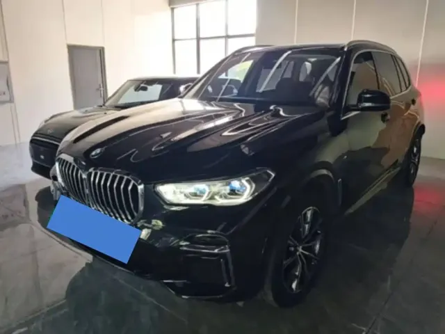 Фотография автомобиля — BMW X5