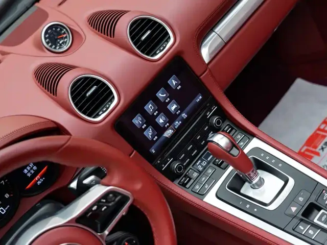 Porsche 718 — Фото автомобиля 14