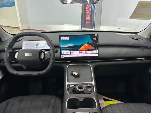 Geely Galaxy Starship 7 EM-i — Фото автомобиля 7