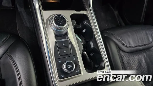 Ford Explorer Generation 6 — Фото автомобиля 12