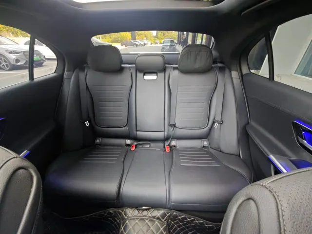 Mercedes-Benz C-Class — Фото автомобиля 13