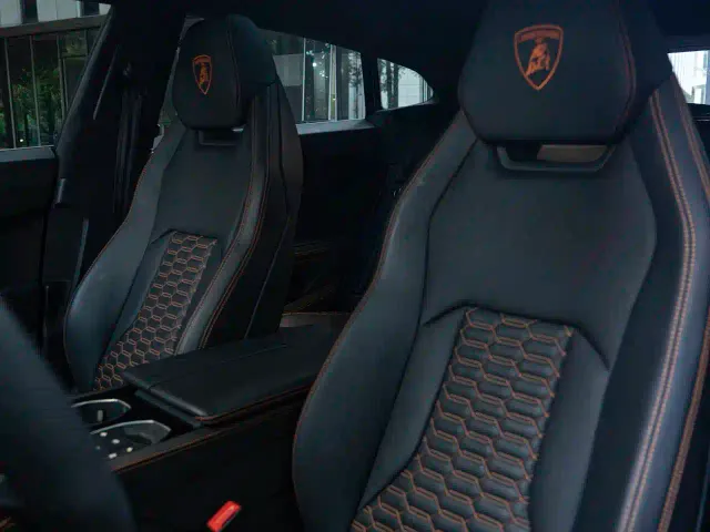 Lamborghini Urus — Фото автомобиля 6