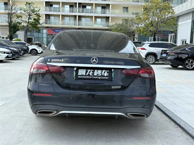 Mercedes-Benz E-Class — Фото автомобиля 8