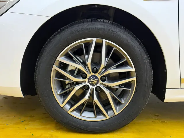 BYD Qin PLUS — Фото автомобиля 9