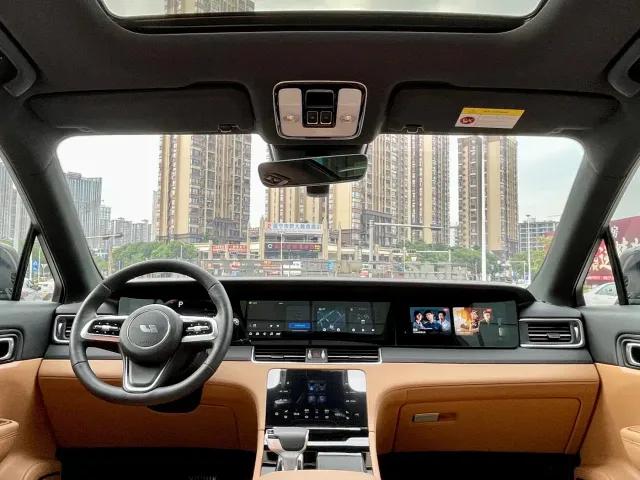 Li Auto ONE — Фото автомобиля 17
