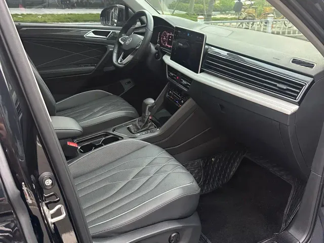 Volkswagen Tiguan L — Фото автомобиля 14