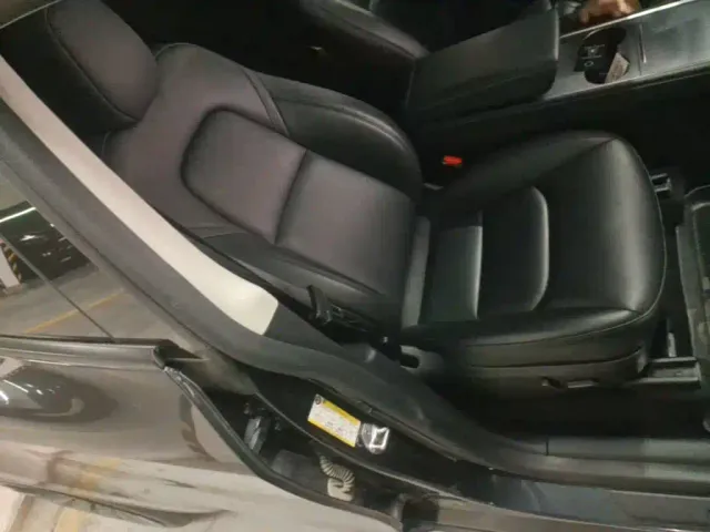 Tesla Model Y — Фото автомобиля 24