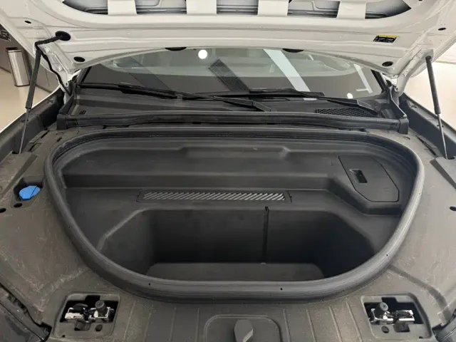 Audi Q6L e-tron — Фото автомобиля 18
