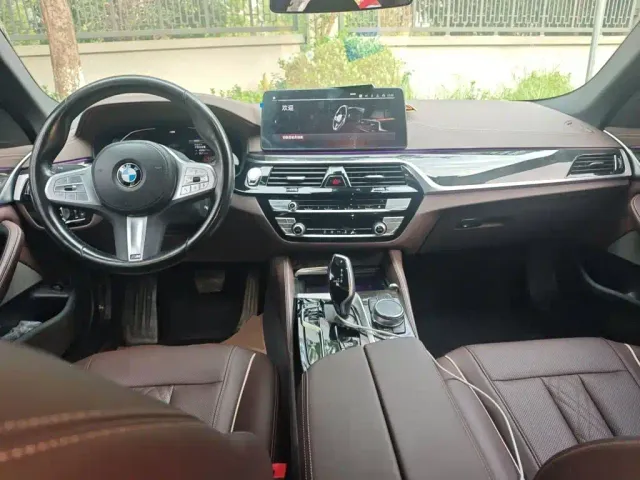 BMW 5 Series — Фото автомобиля 5
