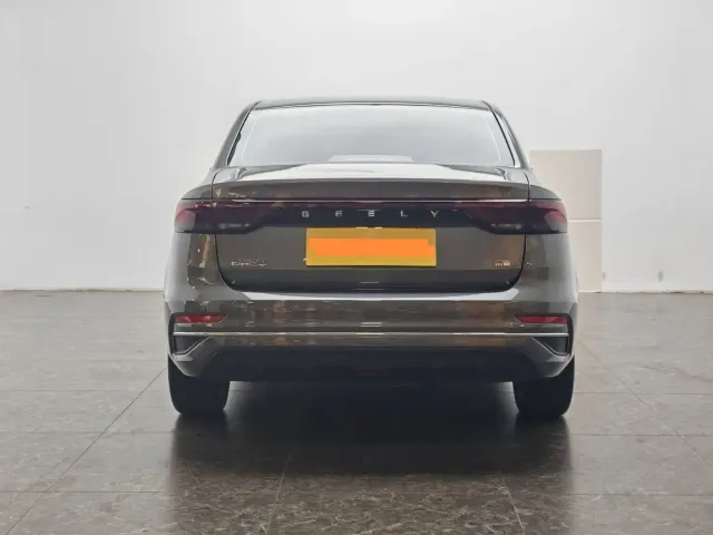 Geely Emgrand — Фото автомобиля 6