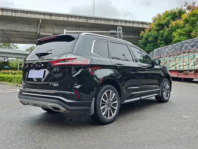 Ford Edge — Фото автомобиля 10
