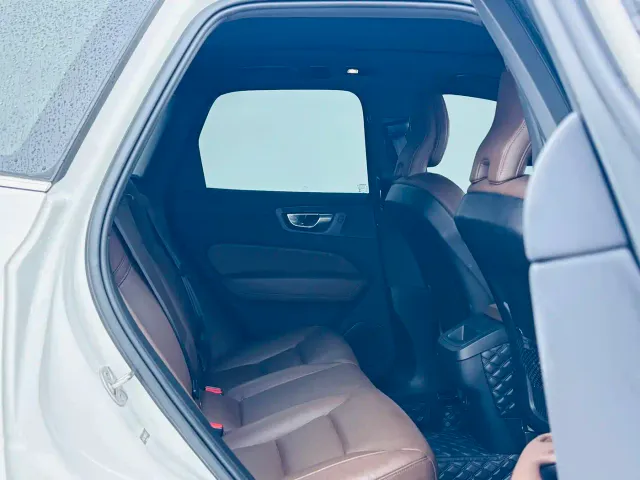 Volvo XC60 — Фото автомобиля 16
