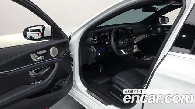 Mercedes-Benz E-Class — Фото автомобиля 10