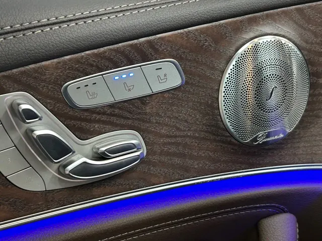 Mercedes-Benz E-Class — Фото автомобиля 21
