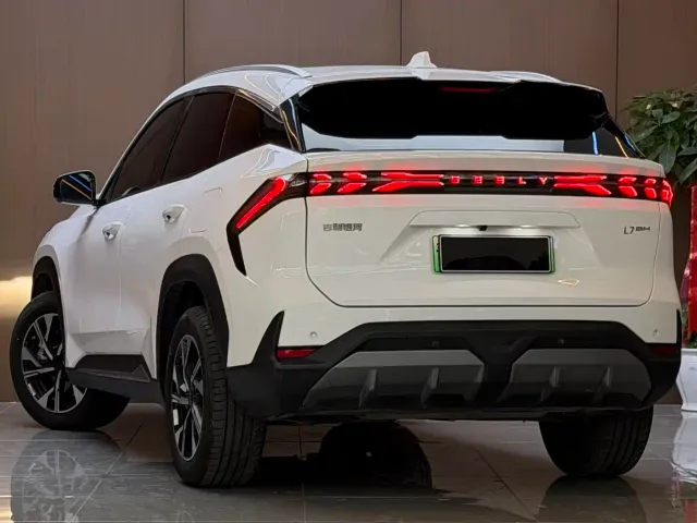 Geely Galaxy L7 — Фото автомобиля 16