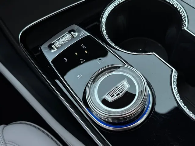 Cadillac Cadillac GT4 2023 25T Luxury Edition — Фото автомобиля 13