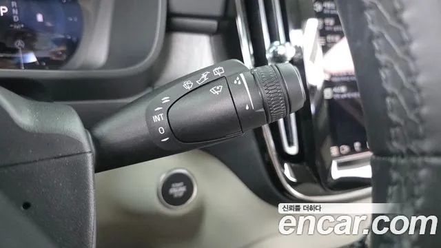 Вольво XC40 B4 Ultimate Bright — Фото автомобиля 15
