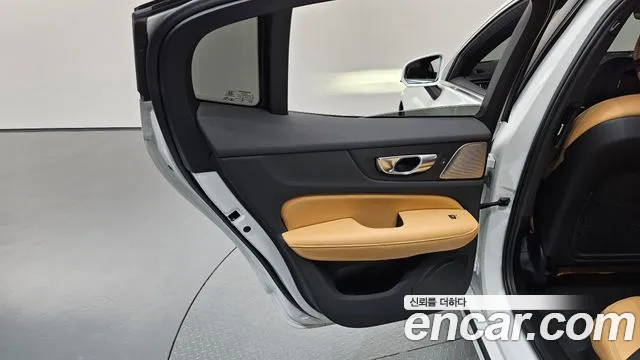 Вольво S60 S60 третьего поколения B5 Ultimate Bright — Фото автомобиля 24