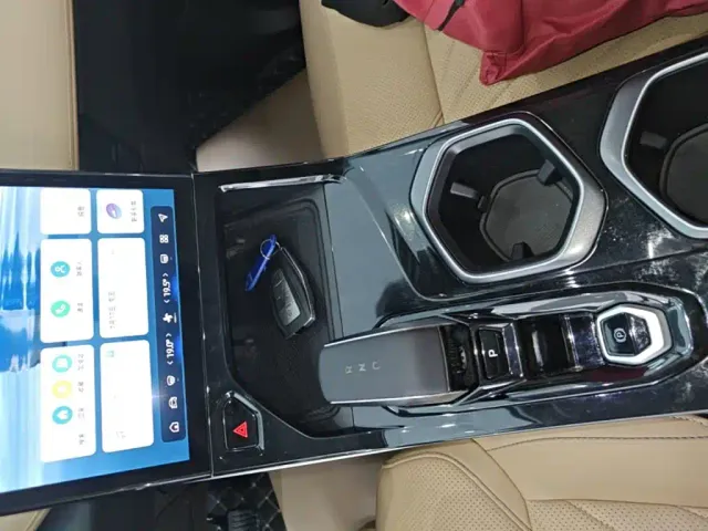 Geely Boyue L — Фото автомобиля 13