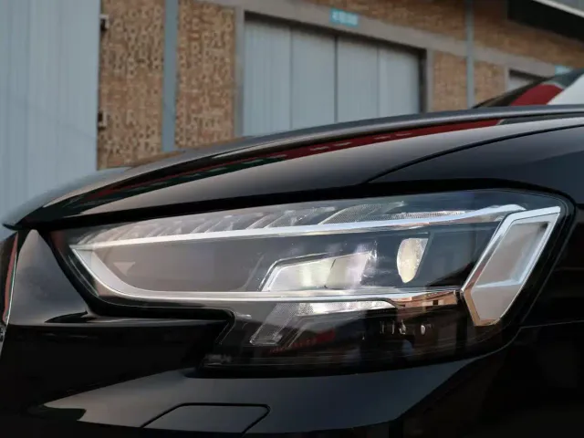Audi A8 — Фото автомобиля 4