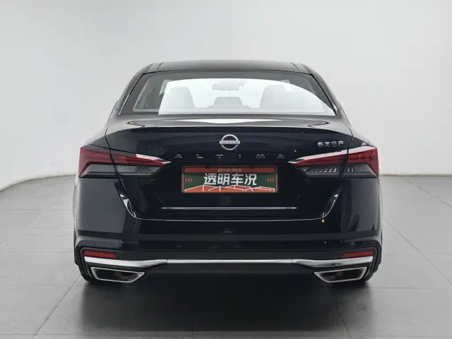 Nissan Teana — Фото автомобиля 4