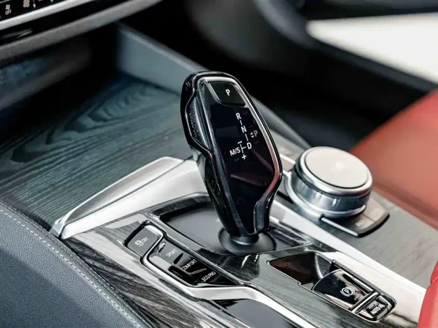 BMW 5 Series — Фото автомобиля 14