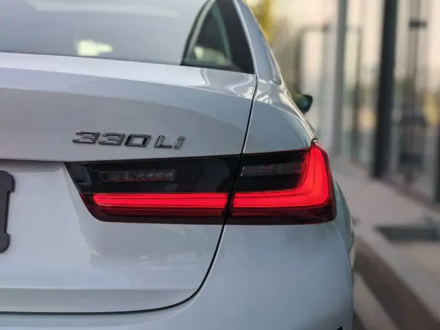 BMW 3 Series — Фото автомобиля 9